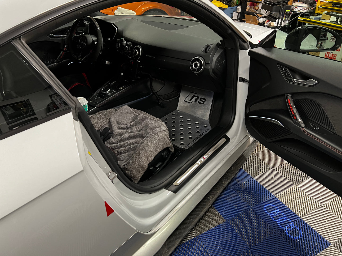 Audi MK3 TT Heel Kick